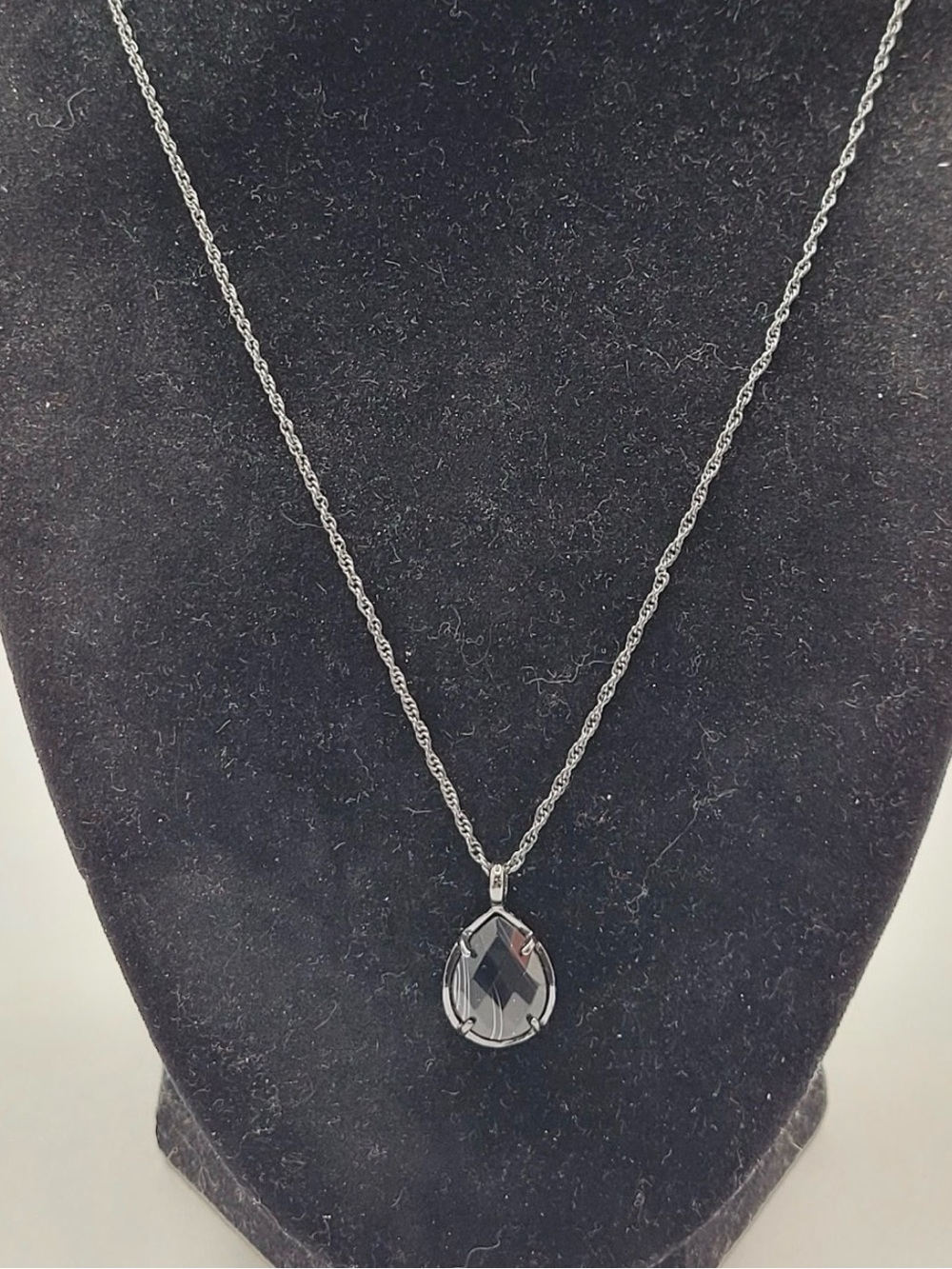 Kendra Scott Kiri Necklace Gunmetal Chain and Black Onyx Pendant 3149
